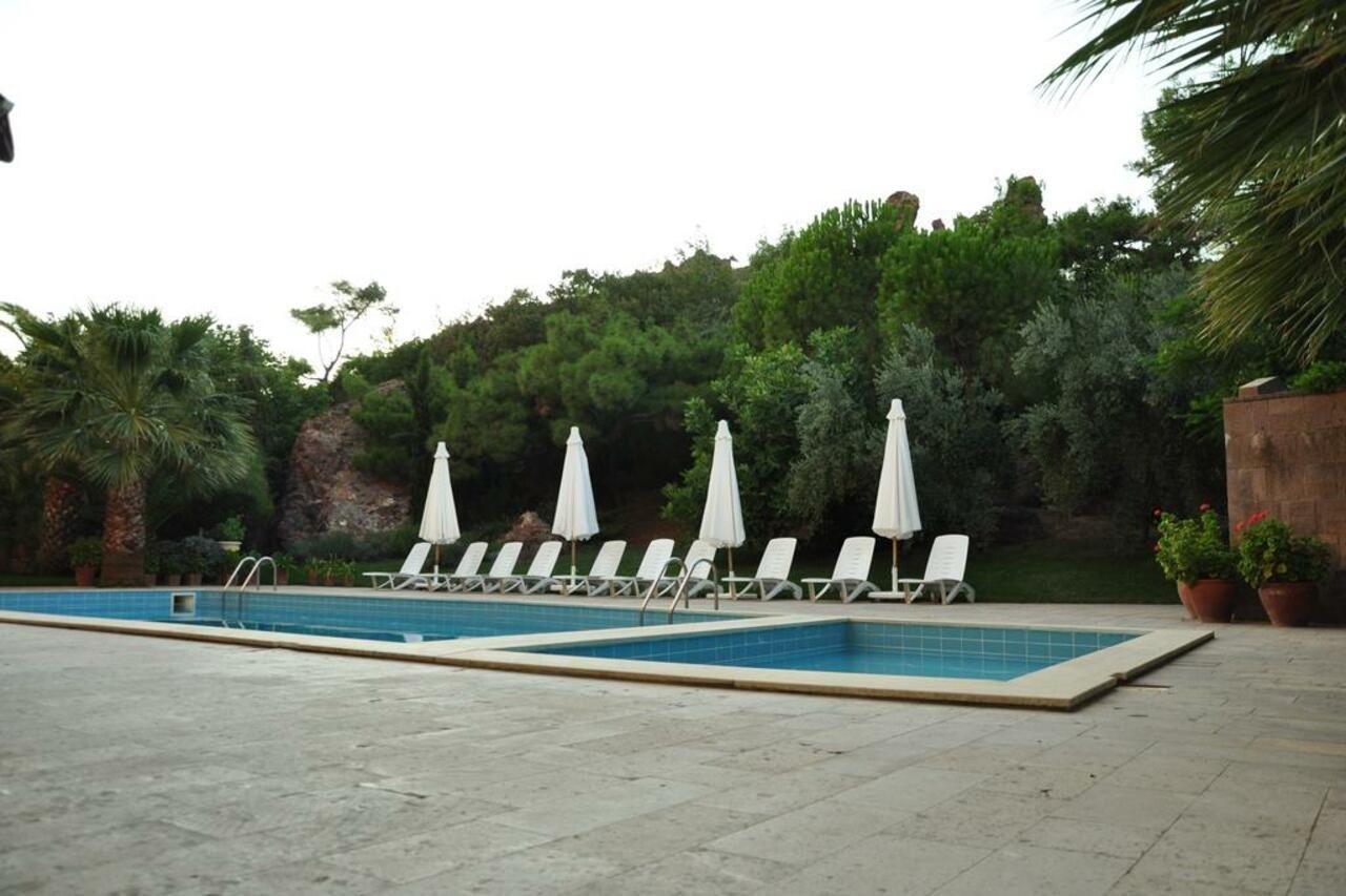 Palm Court Suites Ayvalik Exterior photo