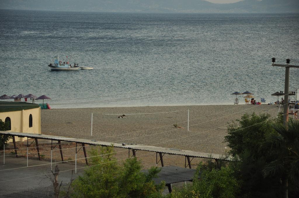 Palm Court Suites Ayvalik Exterior photo