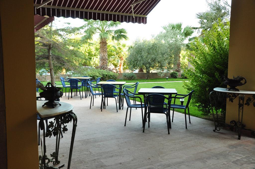 Palm Court Suites Ayvalik Exterior photo