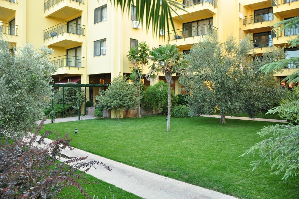 Palm Court Suites Ayvalik Exterior photo